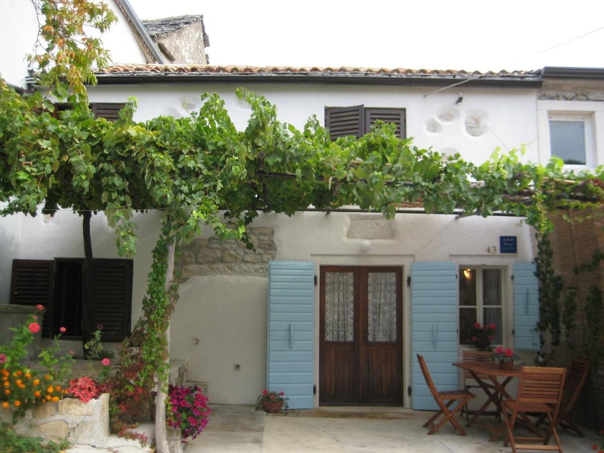 Holiday Home Trostova Kuca Pazin Bilik gambar