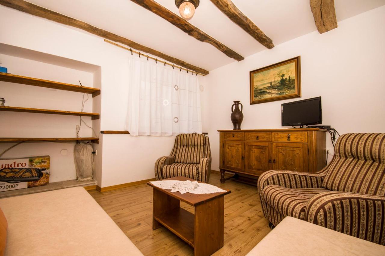 Holiday Home Trostova Kuca Pazin Luaran gambar