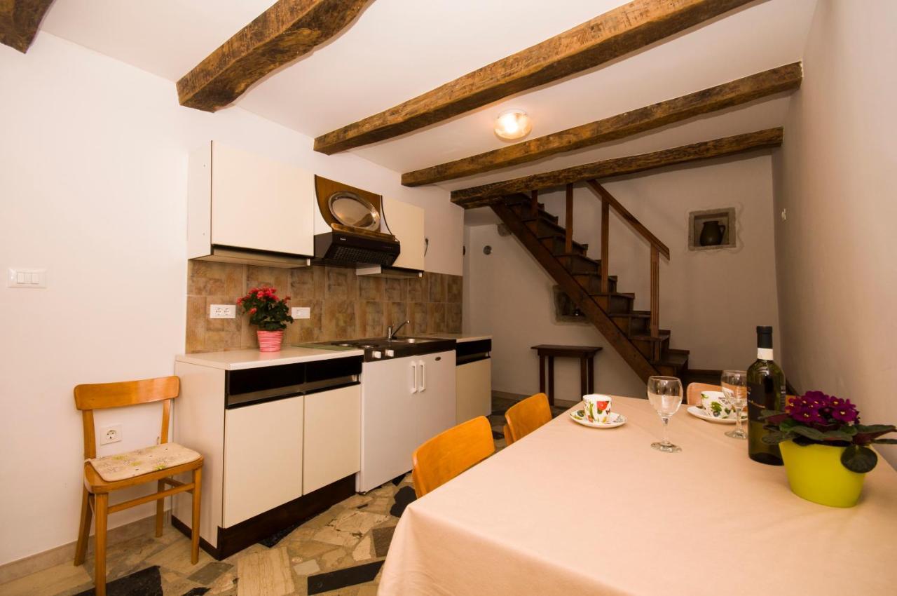 Holiday Home Trostova Kuca Pazin Luaran gambar